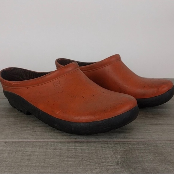 rubber slip on clogs